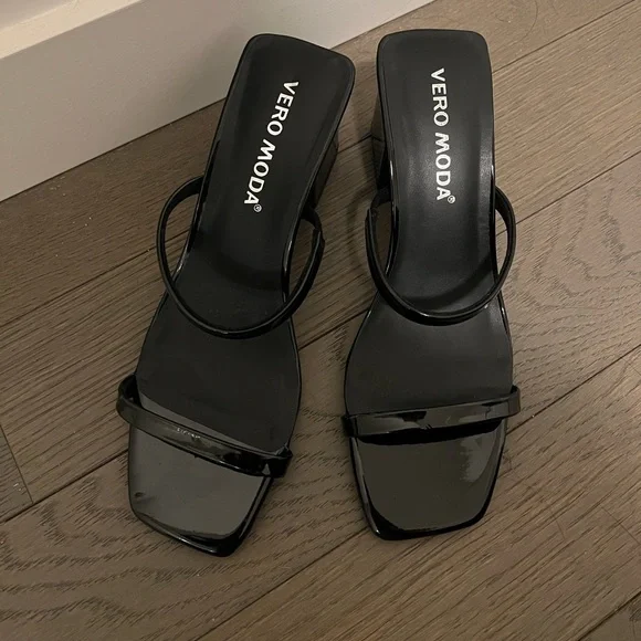 Vero Moda Heels - Picture 1 of 3